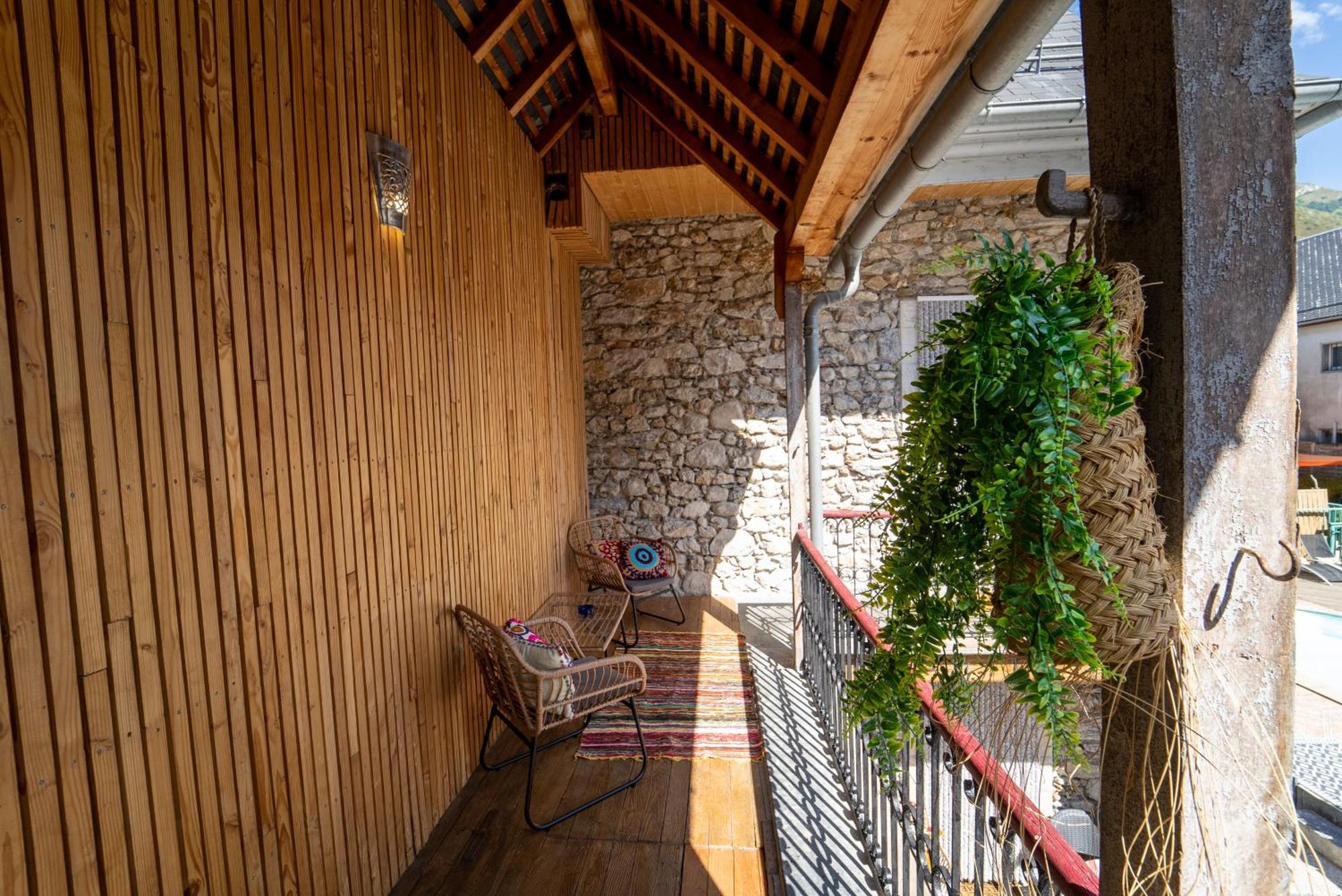 A Nouste Chambres D'Hotes Et Gite Only Adults Кампан Екстериор снимка
