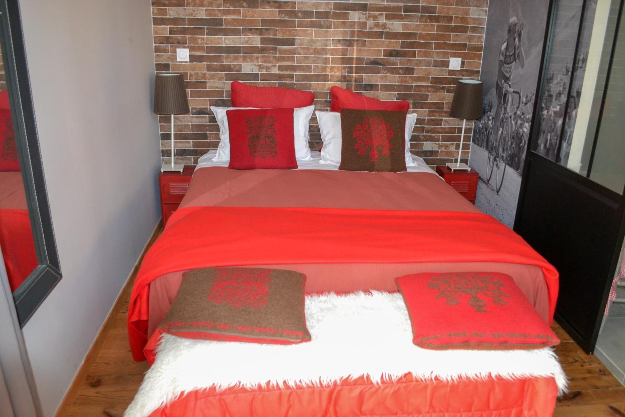 A Nouste Chambres D'Hotes Et Gite Only Adults Кампан Екстериор снимка