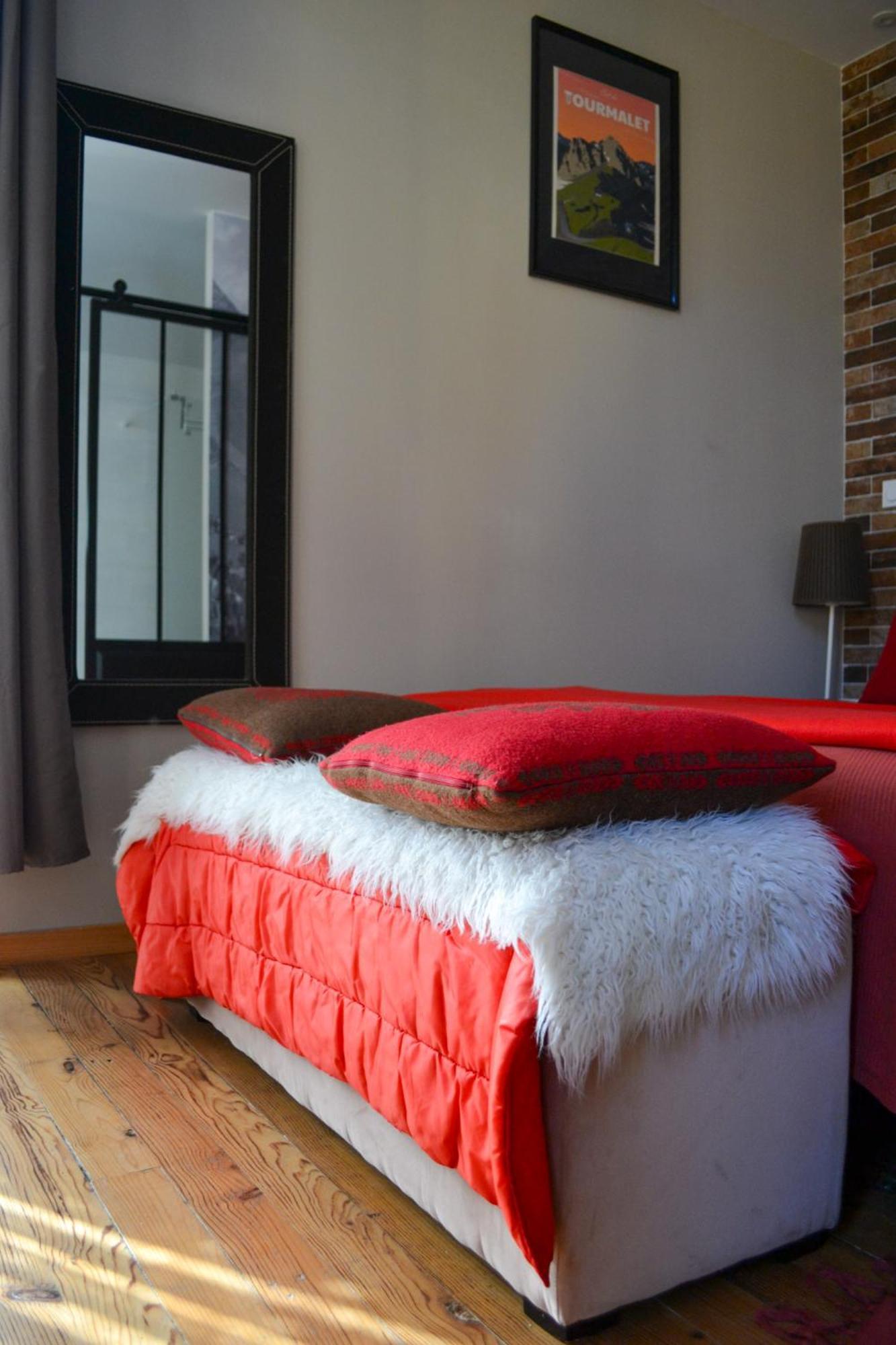 A Nouste Chambres D'Hotes Et Gite Only Adults Кампан Екстериор снимка